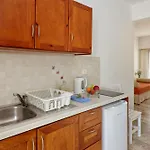 Korali מלון דירות טרולוס