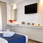 Korali מלון דירות 4*
